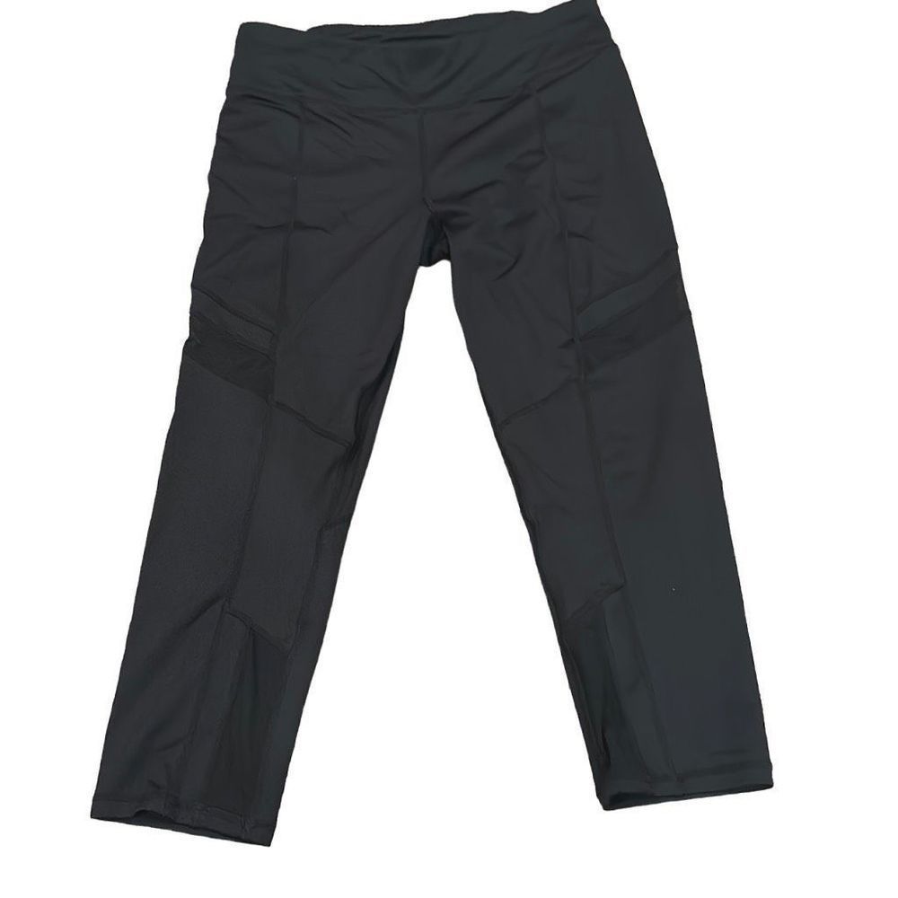Betsy Johnson Performance Capri leggings size M
